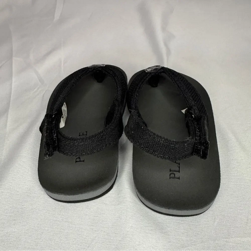 Toddler faux leather sandals size 6/7